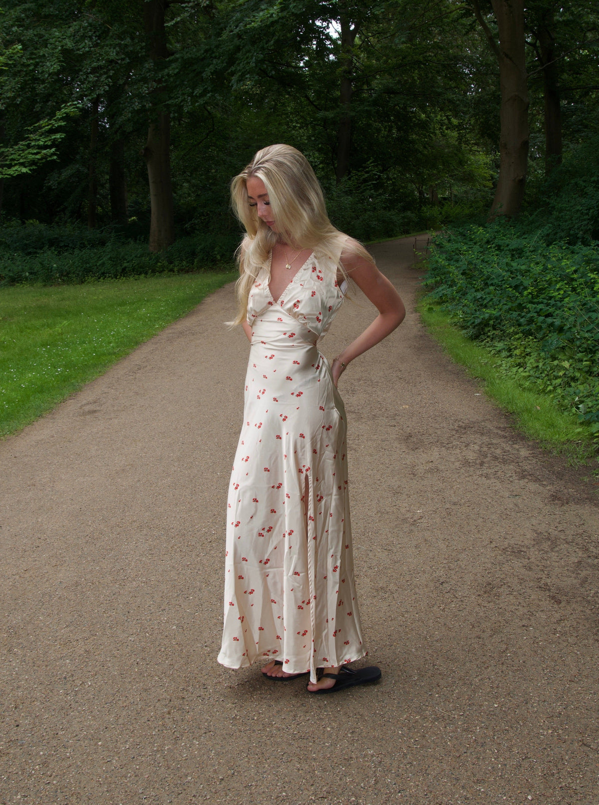 Marielle dress with flowers - Beige