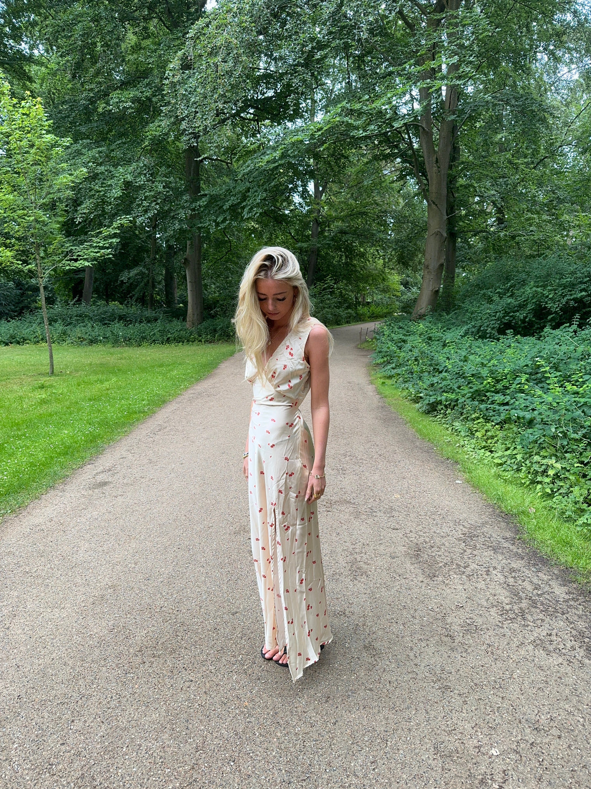 Marielle dress with flowers - Beige