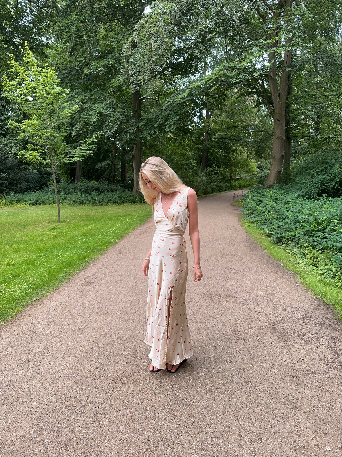 Marielle dress with flowers - Beige