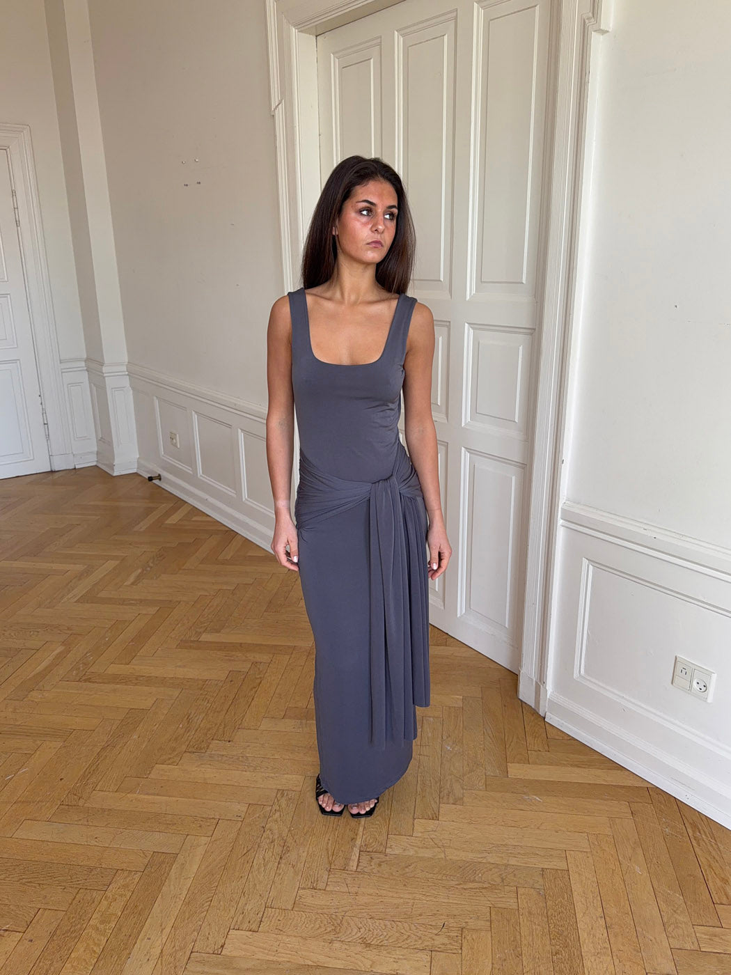Mia dress with tie detail - Grey