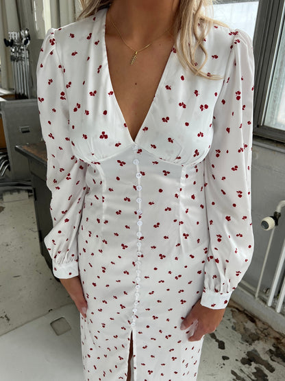Frederikke satin dress with red flowers - White