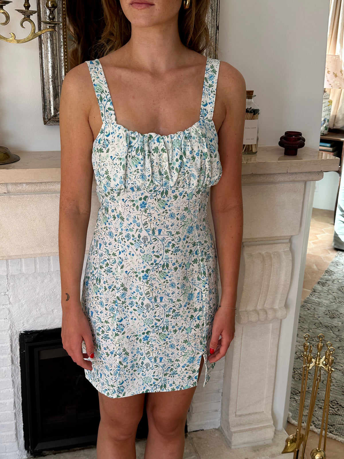 Elvalina dress with flowers - White/Blue
