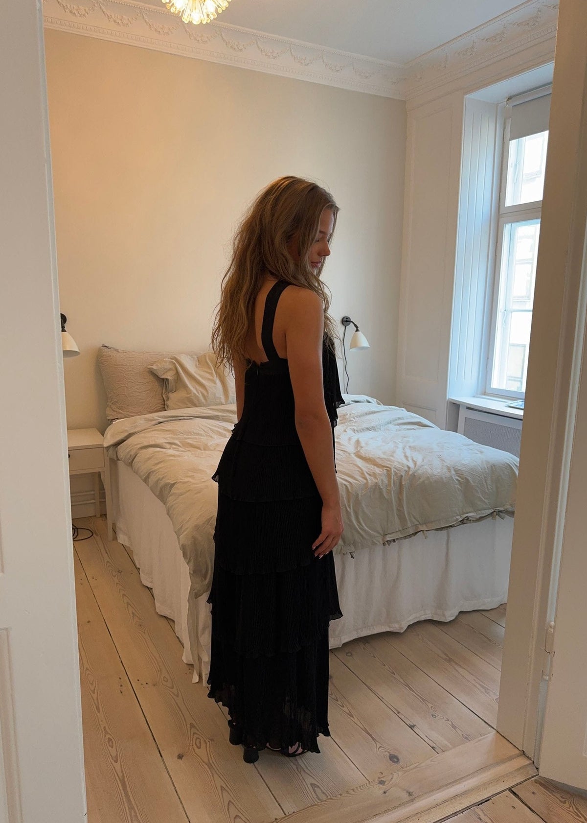 Daicy kjole med flæser - Sort