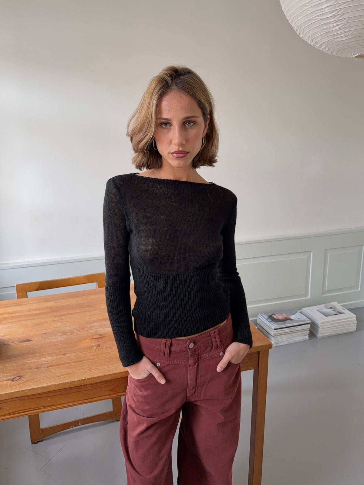 Lova fitted knit sweater – Black