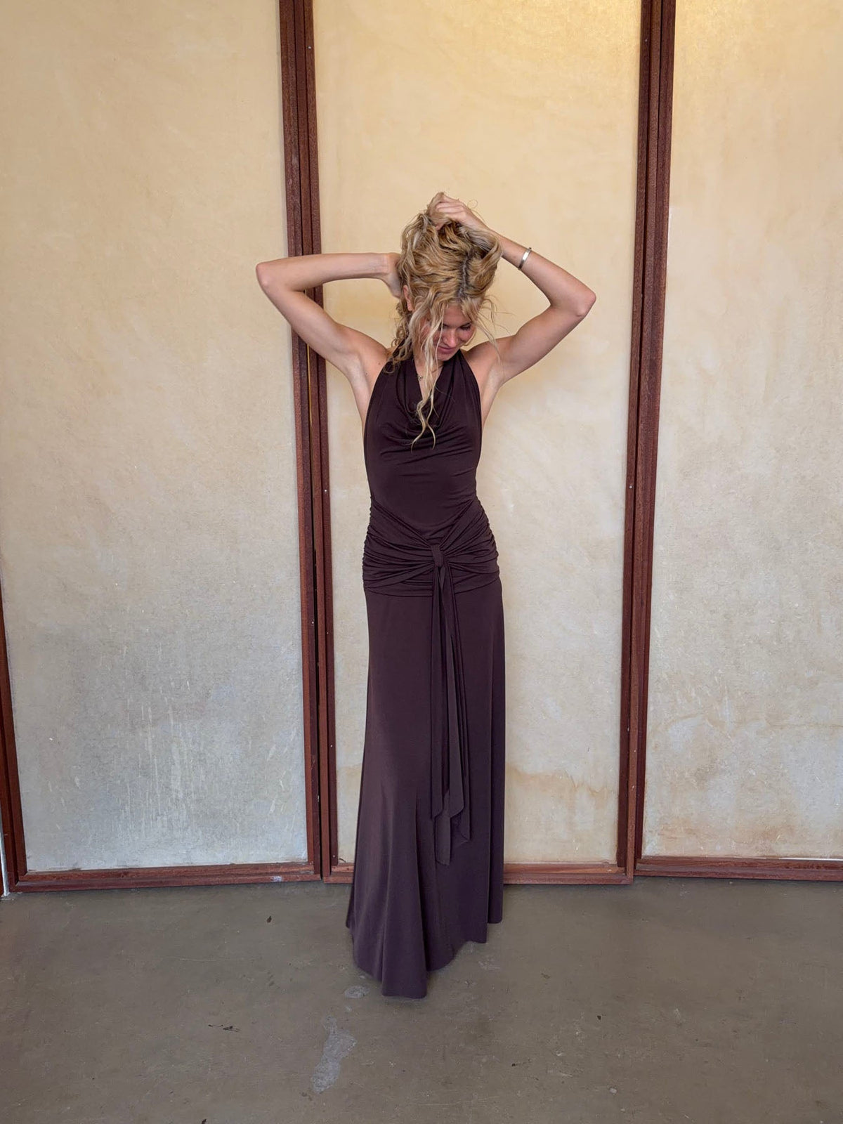 Redina dress with open back - Brown