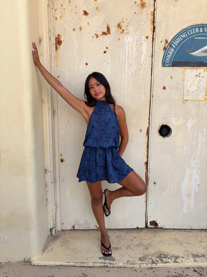 Kaiana dress with an open back – Blue