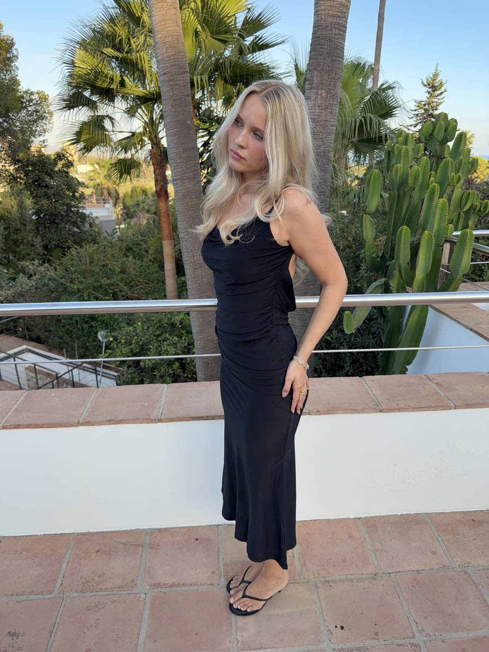 Marajana dress with deep lace back - Black
