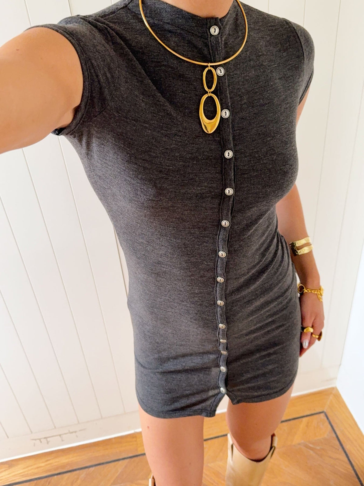 Scandivv dress with buttons - Grey