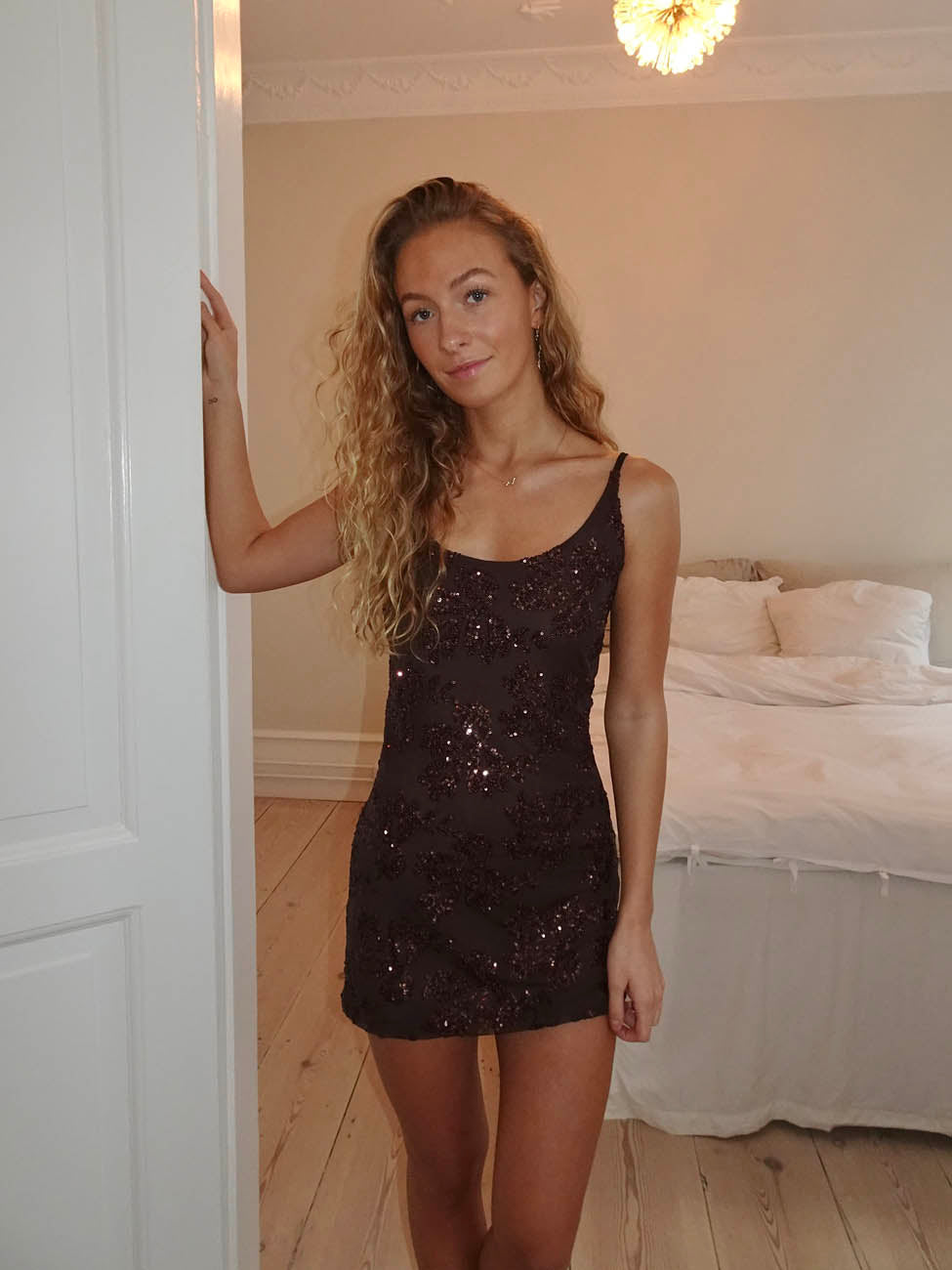 Brutona dress with sequins - Brown