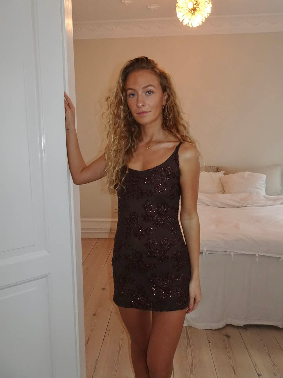 Brutona dress with sequins - Brown
