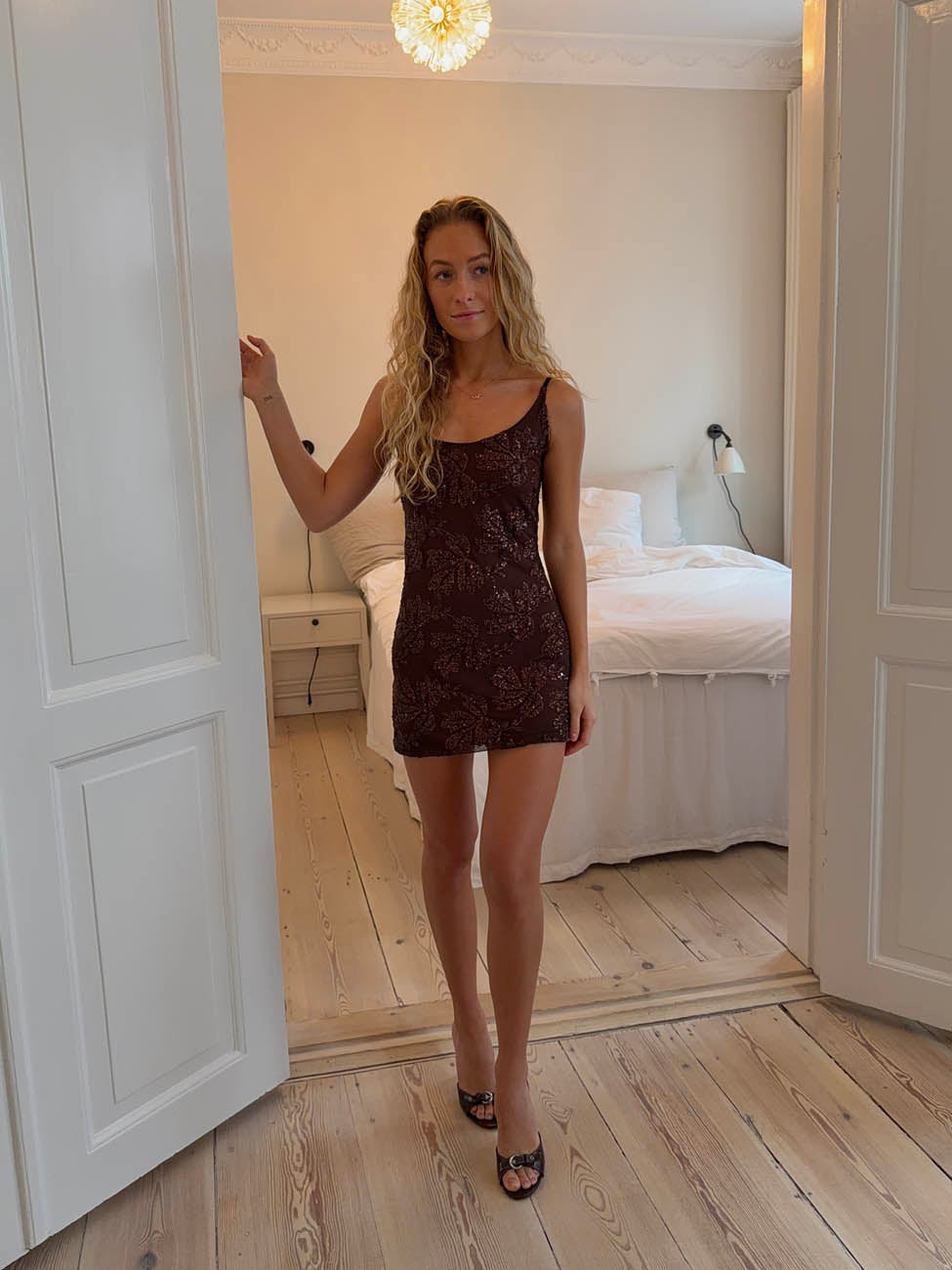 Brutona dress with sequins - Brown