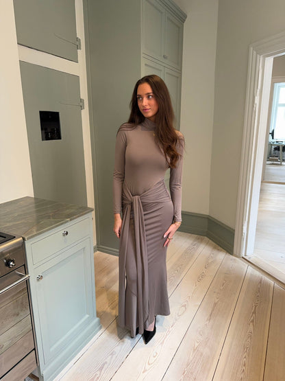 Silia maxi dress with ties - Taupe