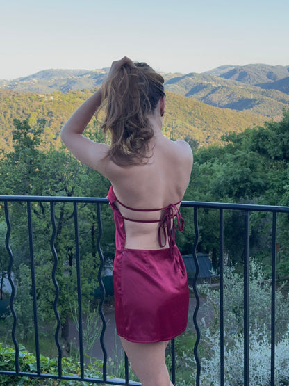 Siena satin bandeau dress – Bordeaux