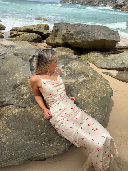 Juliana satin dress - Gold with red flowers